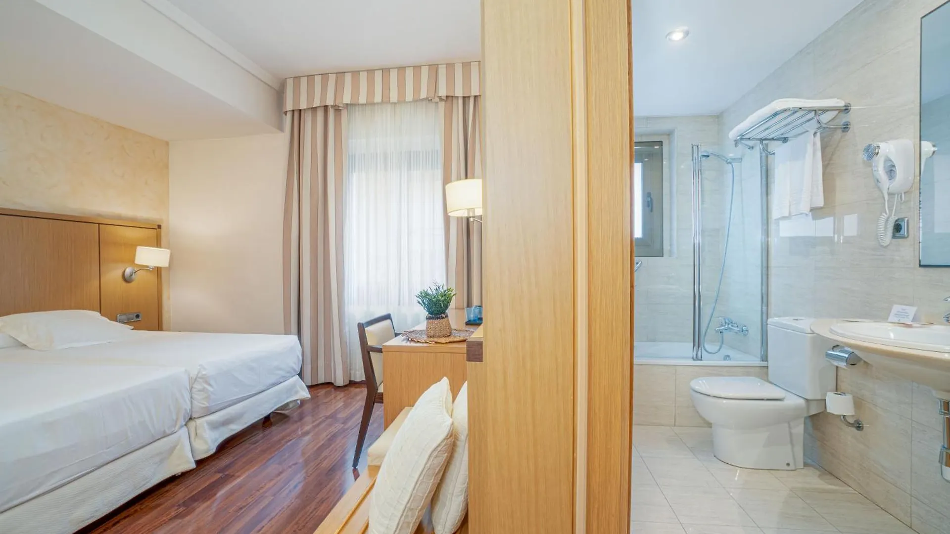 פיגוארז Hotel Duran 4*,